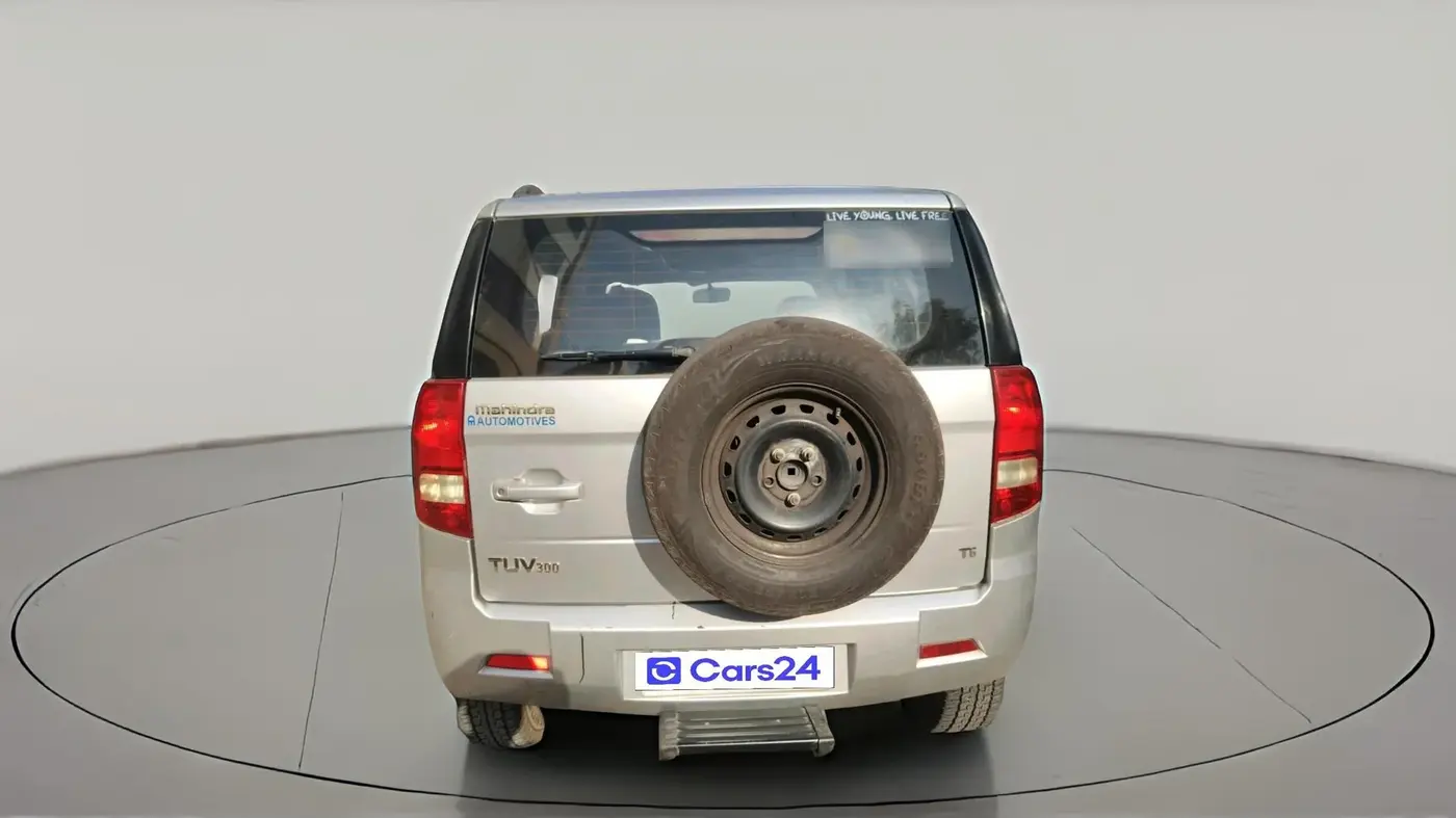 2017 Mahindra TUV300 T6, Diesel, Manual, 1,99,012 km, exterior