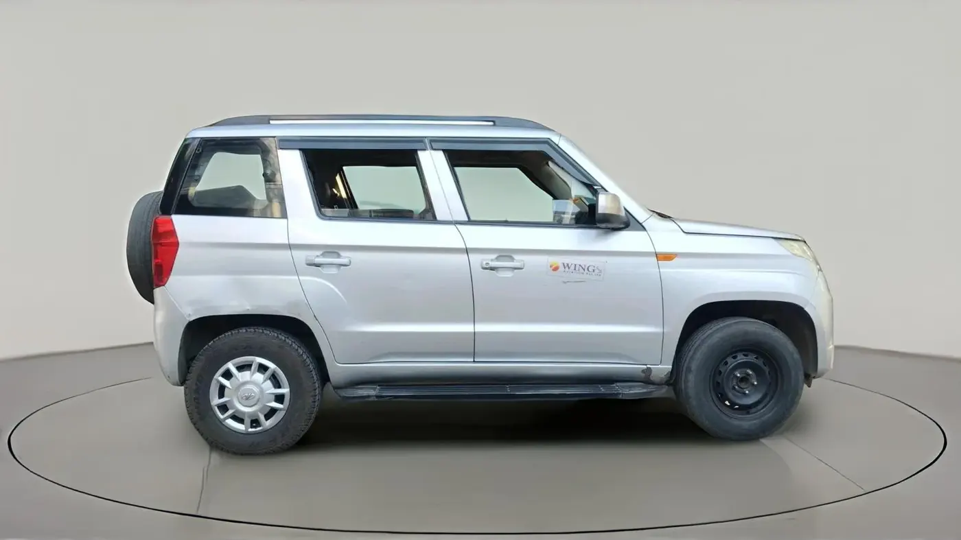 2017 Mahindra TUV300 T6, Diesel, Manual, 1,99,012 km, exterior