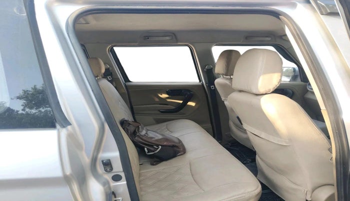 2017 Mahindra TUV300 T6, Diesel, Manual, 1,99,012 km, interior