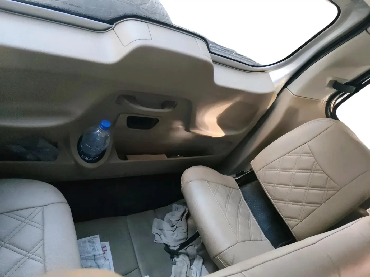 2017 Mahindra TUV300 T6, Diesel, Manual, 1,99,012 km, interior