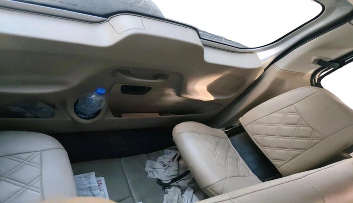 2017 Mahindra TUV300 T6, Diesel, Manual, 1,99,012 km, interior
