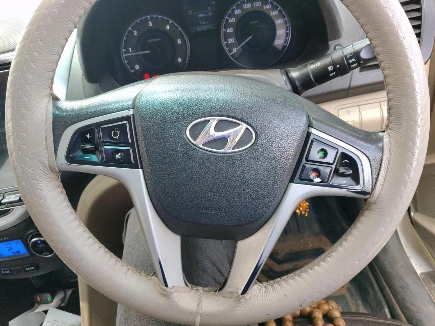 2013 Hyundai Verna FLUIDIC 1.6 CRDI SX, Diesel, Manual, 3,63,876 km, interior