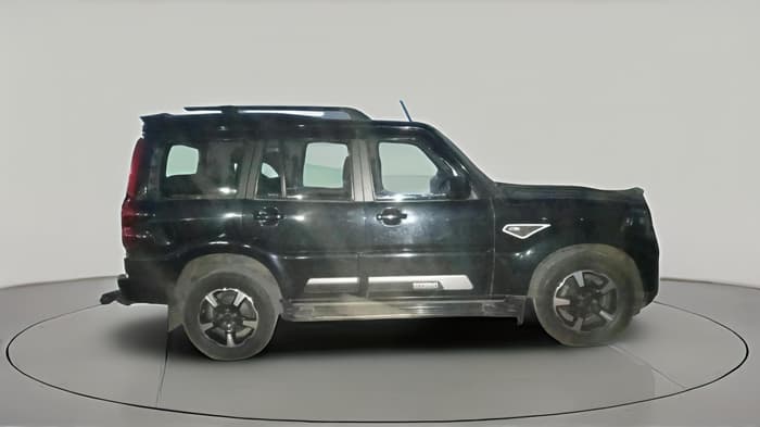 2023 Mahindra SCORPIO CLASSIC S11 7STR, Diesel, Manual, 1,71,646 km, exterior