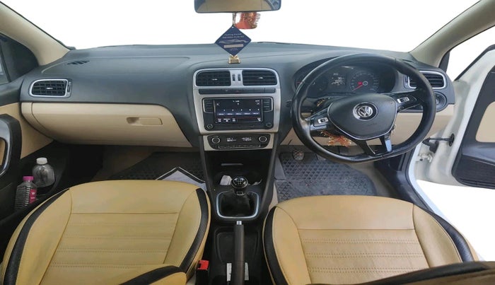 2017 Volkswagen Polo HIGHLINE1.5L, Diesel, Manual, 80,080 km, interior