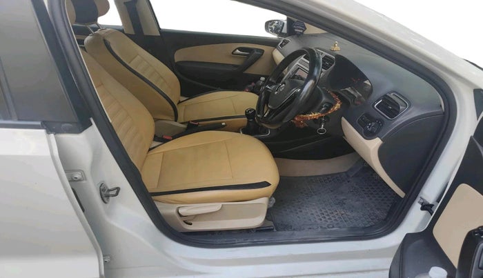 2017 Volkswagen Polo HIGHLINE1.5L, Diesel, Manual, 80,080 km, interior