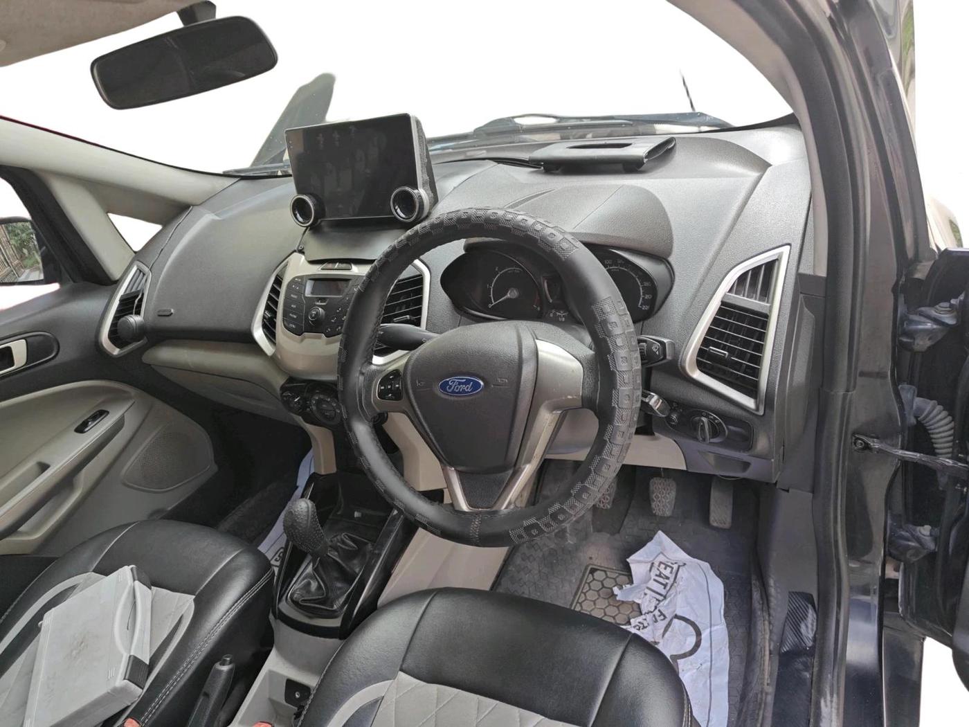 2014 Ford Ecosport TREND 1.5L DIESEL, Diesel, Manual, 1,20,073 km, interior