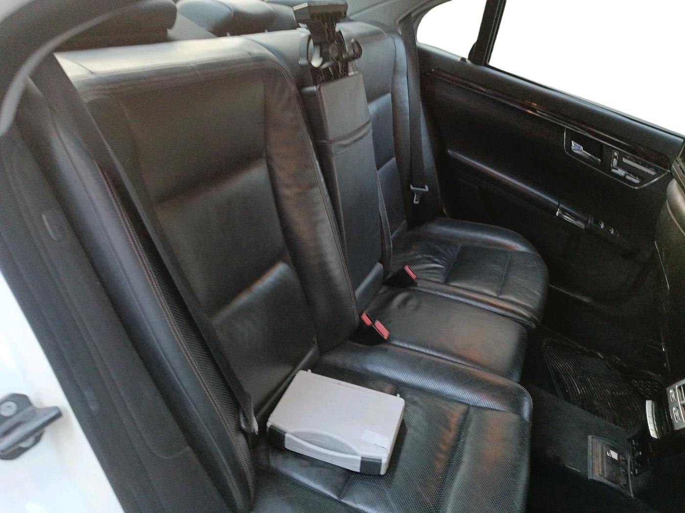 2013 Mercedes Benz S Class 500L, Petrol, Automatic, 1,36,923 km, interior