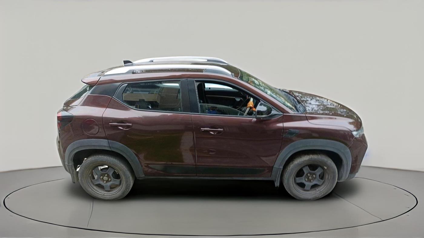 2022 Renault Kiger RXT AMT, Petrol, Automatic, 31,946 km, exterior