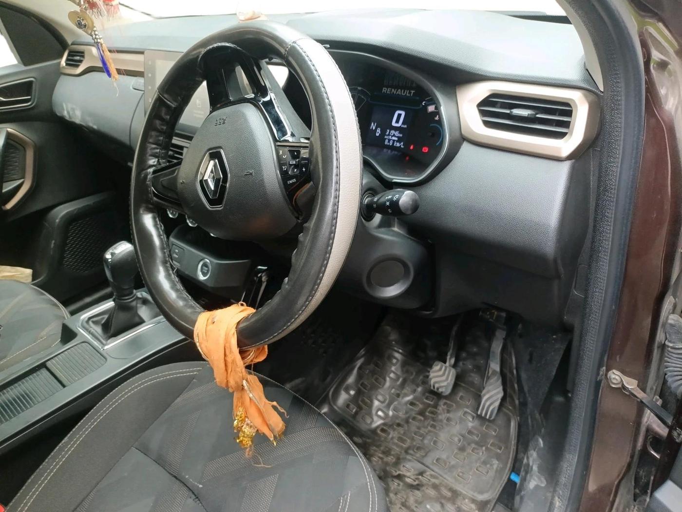 2022 Renault Kiger RXT AMT, Petrol, Automatic, 31,946 km, interior