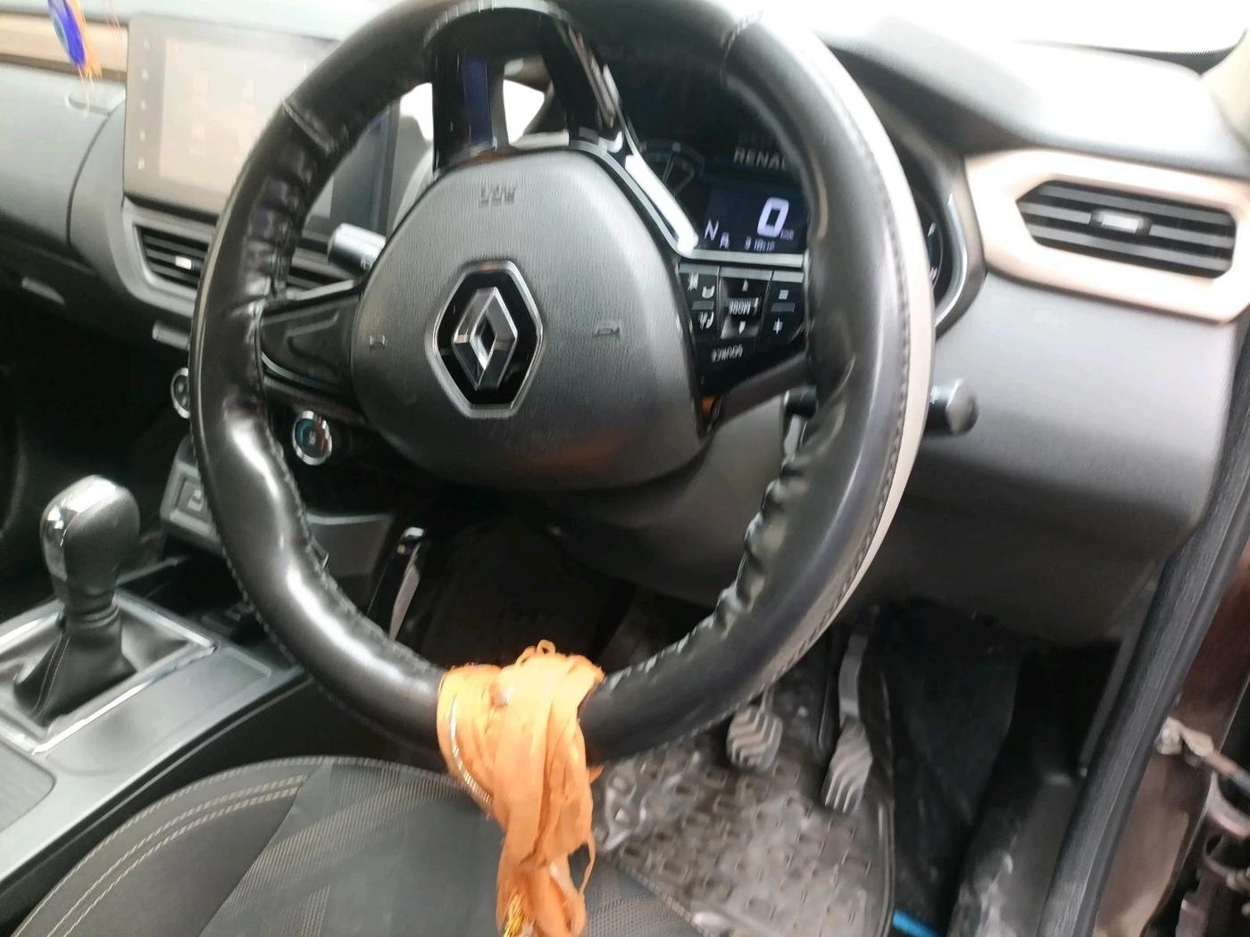 2022 Renault Kiger RXT AMT, Petrol, Automatic, 31,946 km, interior