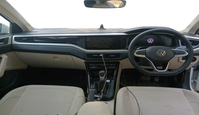 2025 Volkswagen VIRTUS HIGHLINE TSI 1.0 AT, Petrol, Automatic, 7,680 km, interior