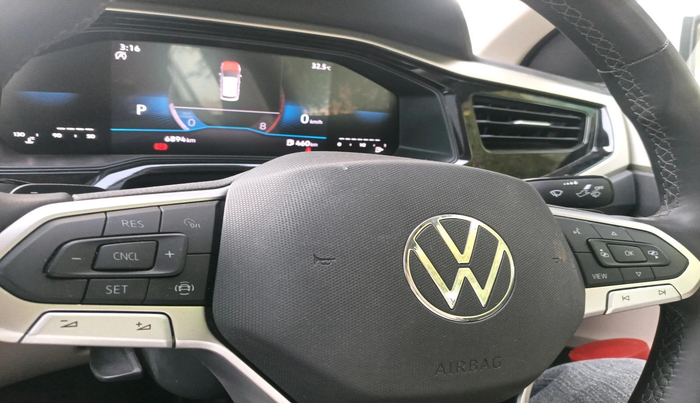 2025 Volkswagen VIRTUS HIGHLINE TSI 1.0 AT, Petrol, Automatic, 7,680 km, interior