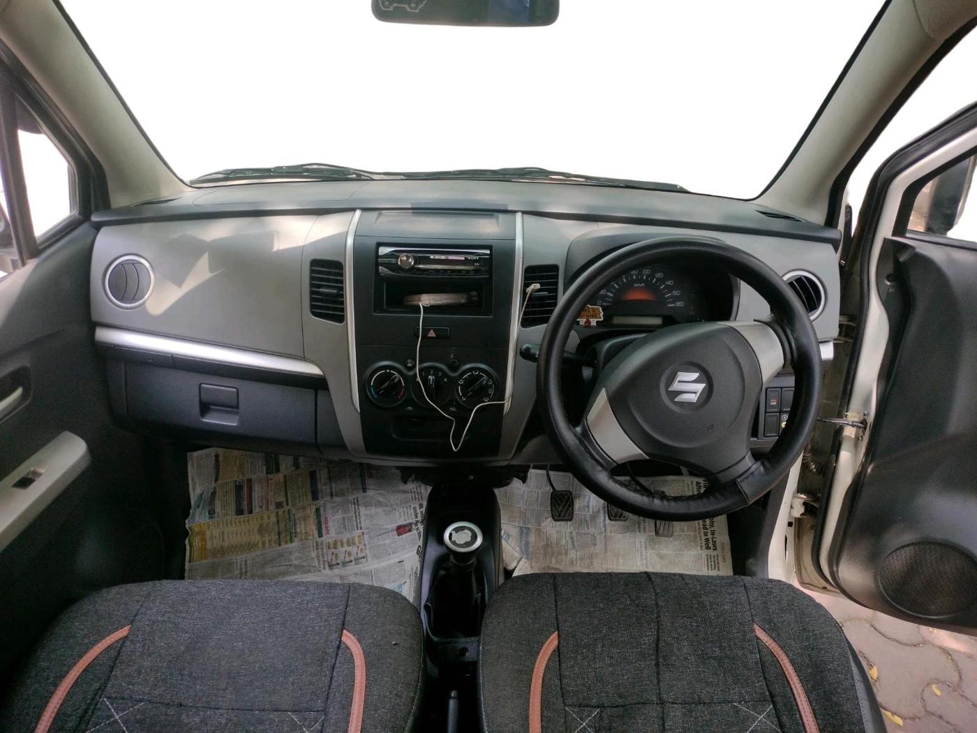 2011 Maruti Wagon R 1.0 LXI CNG, CNG, Manual, 74,830 km, interior