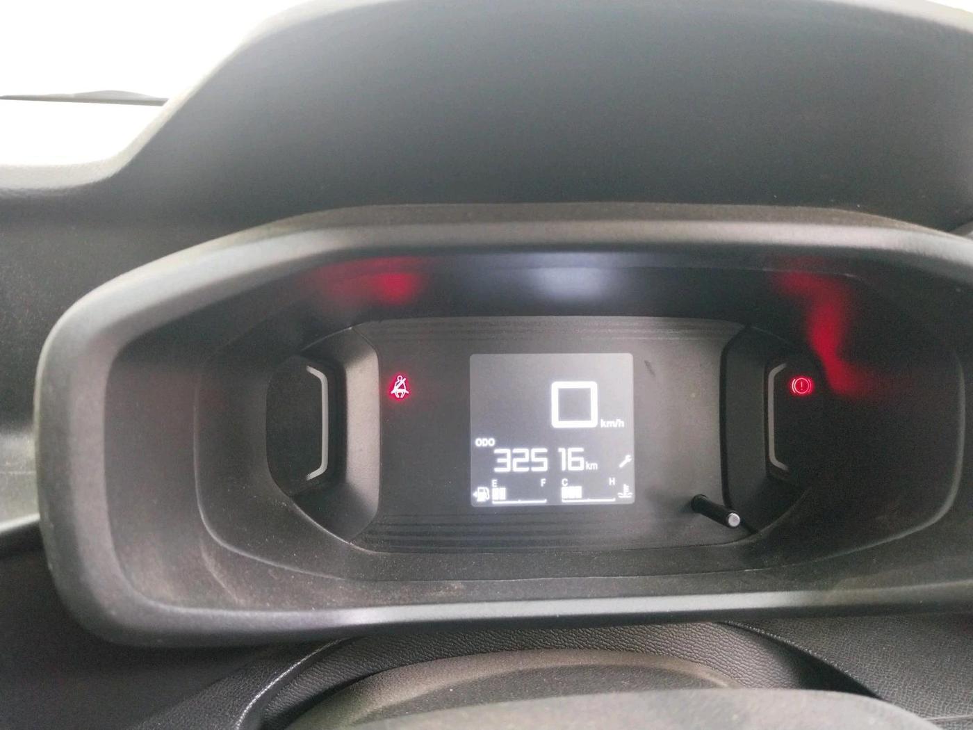2024 CITROEN Basalt You 1.2 Petrol MT , Petrol, Manual, 32,516 km, interior