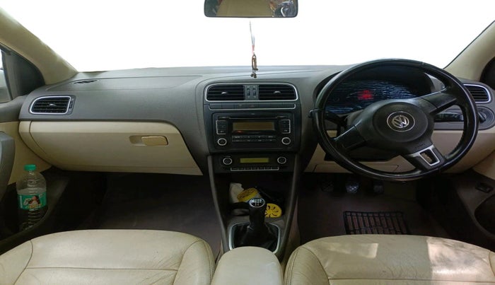 2011 Volkswagen Vento HIGHLINE 1.6 MPI, Petrol, Manual, 68,348 km, interior