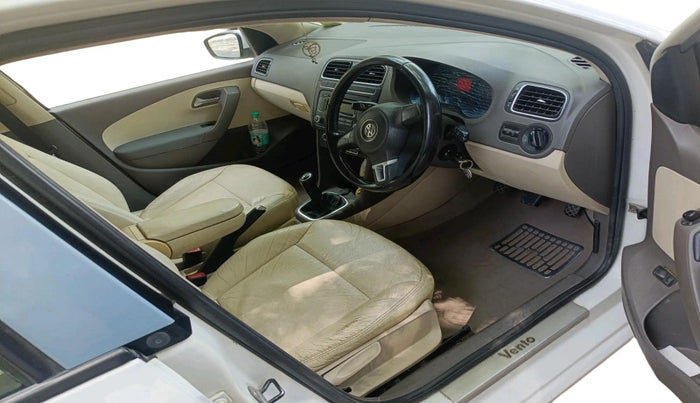 2011 Volkswagen Vento HIGHLINE 1.6 MPI, Petrol, Manual, 68,348 km, interior