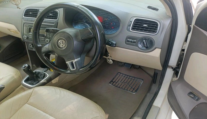 2011 Volkswagen Vento HIGHLINE 1.6 MPI, Petrol, Manual, 68,348 km, interior