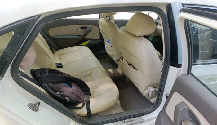 2011 Volkswagen Vento HIGHLINE 1.6 MPI, Petrol, Manual, 68,348 km, interior