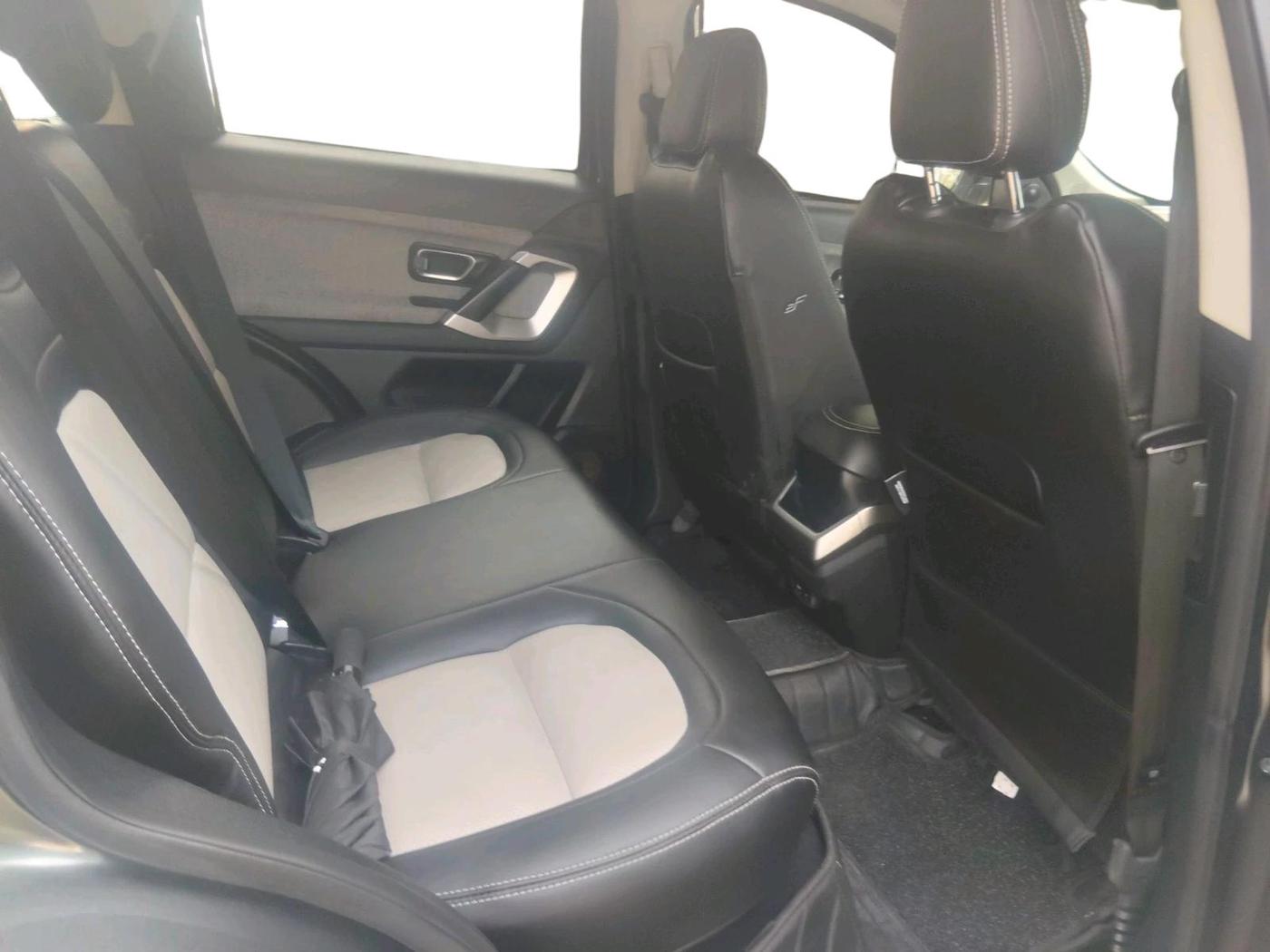 2024 Tata Harrier SMART (O), Diesel, Manual, 9,746 km, interior