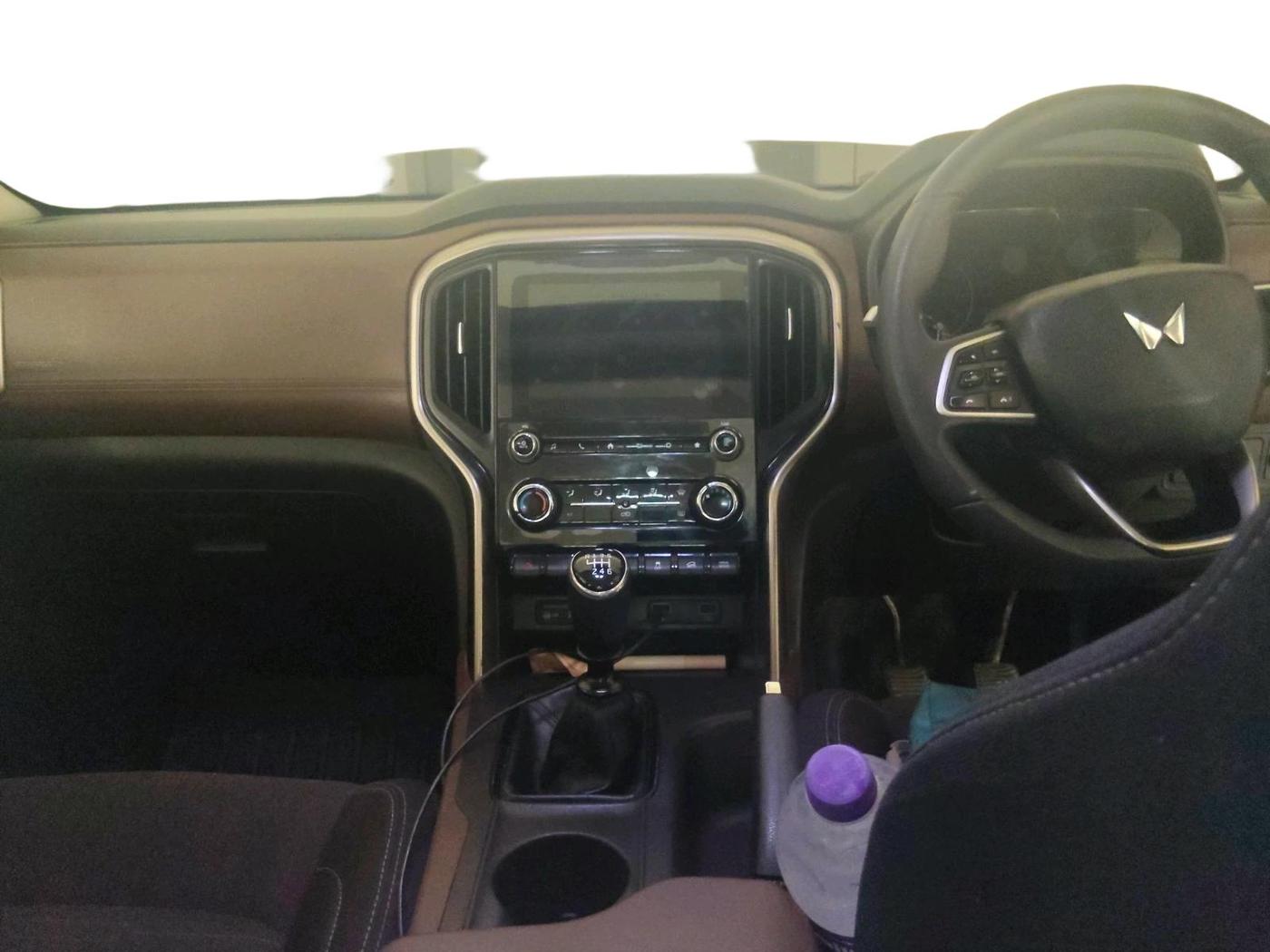 2023 Mahindra SCORPIO-N Z6 DIESEL MT 2WD 7 STR, Diesel, Manual, 51,996 km, interior