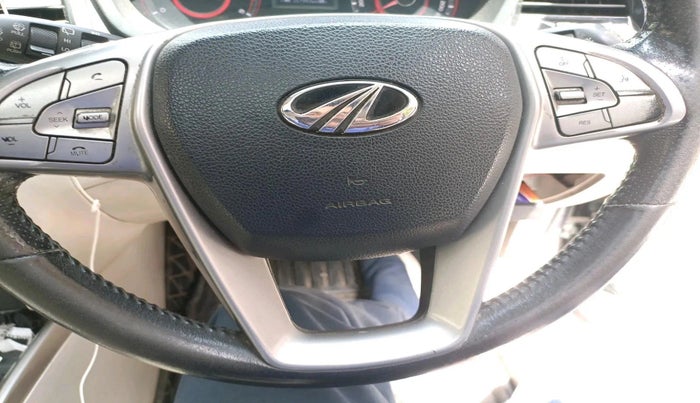 2019 Mahindra XUV300 W8 (O) 1.5 DIESEL, Diesel, Manual, 1,57,947 km, interior