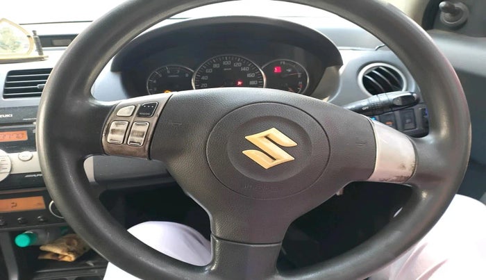 2011 Maruti Swift ZXI, CNG, Manual, 1,92,321 km, interior