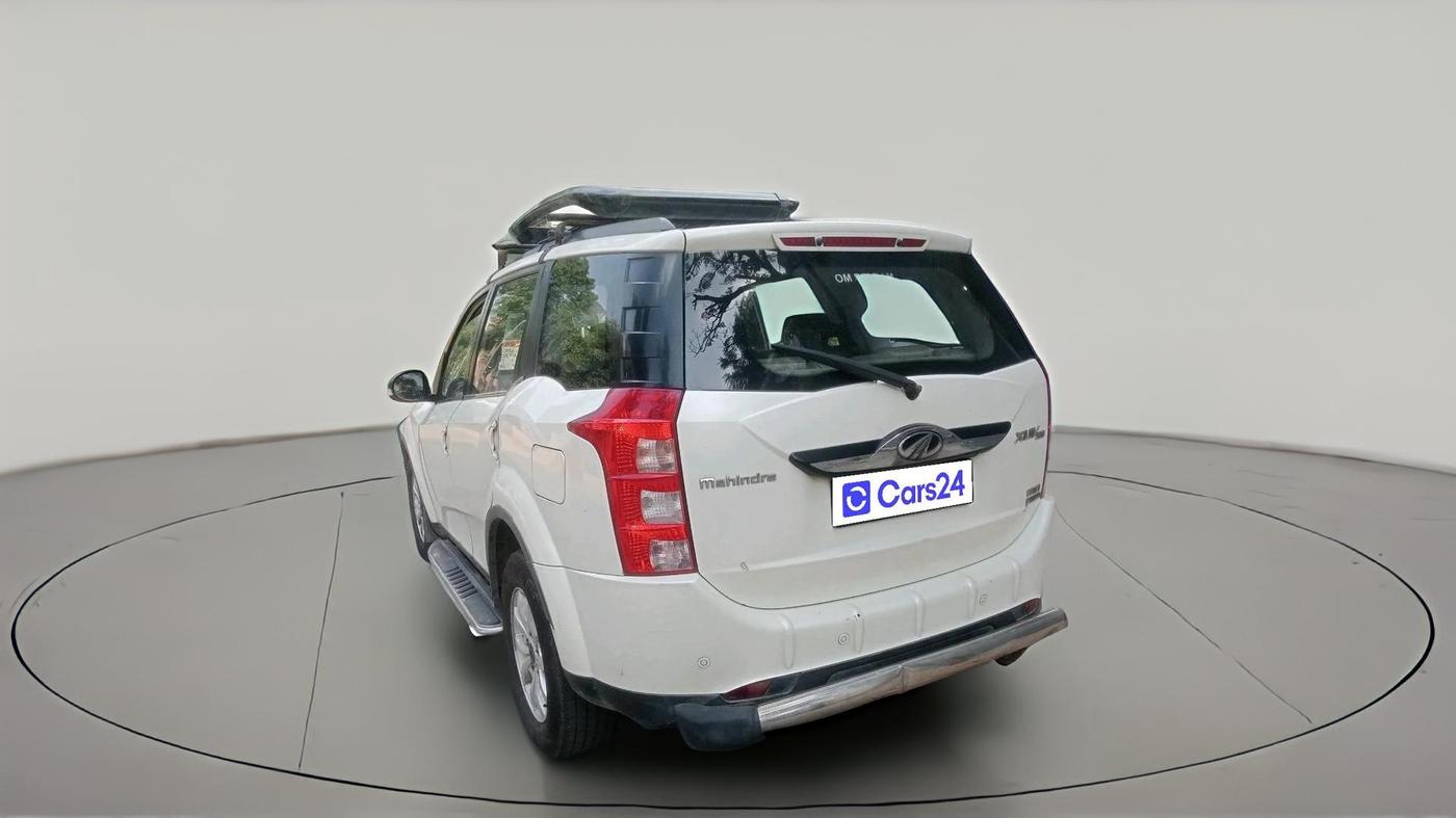 2016 Mahindra XUV500 W10 AT 1.99, Diesel, Automatic, 1,10,525 km, exterior