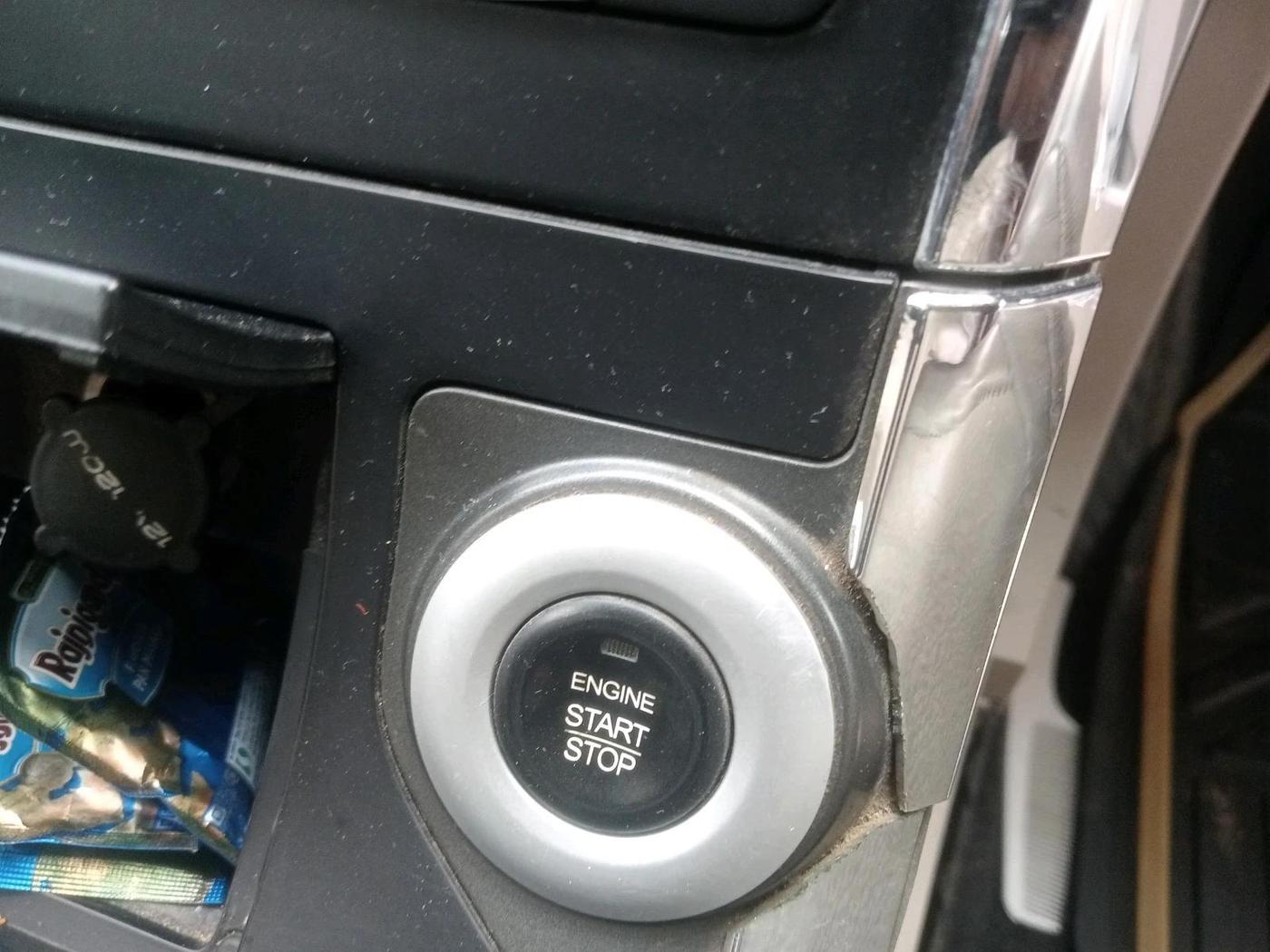 2016 Mahindra XUV500 W10 AT 1.99, Diesel, Automatic, 1,10,525 km, interior