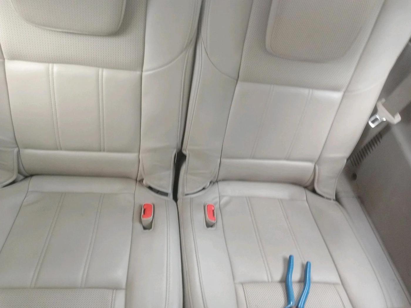 2016 Mahindra XUV500 W10 AT 1.99, Diesel, Automatic, 1,10,525 km, interior