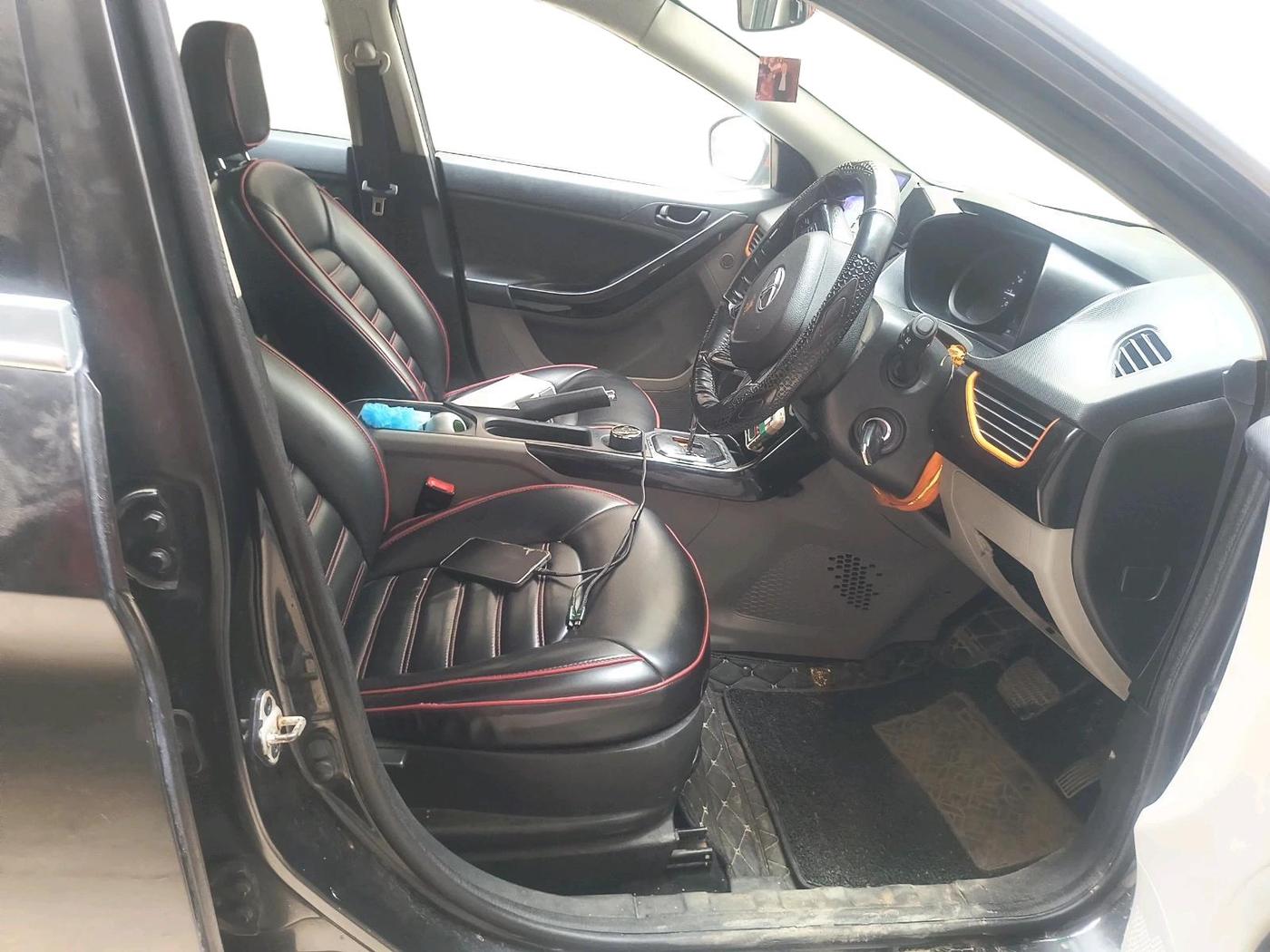 2019 Tata NEXON KRAZ PLUS AMT DIESEL, Diesel, Automatic, 1,00,598 km, interior