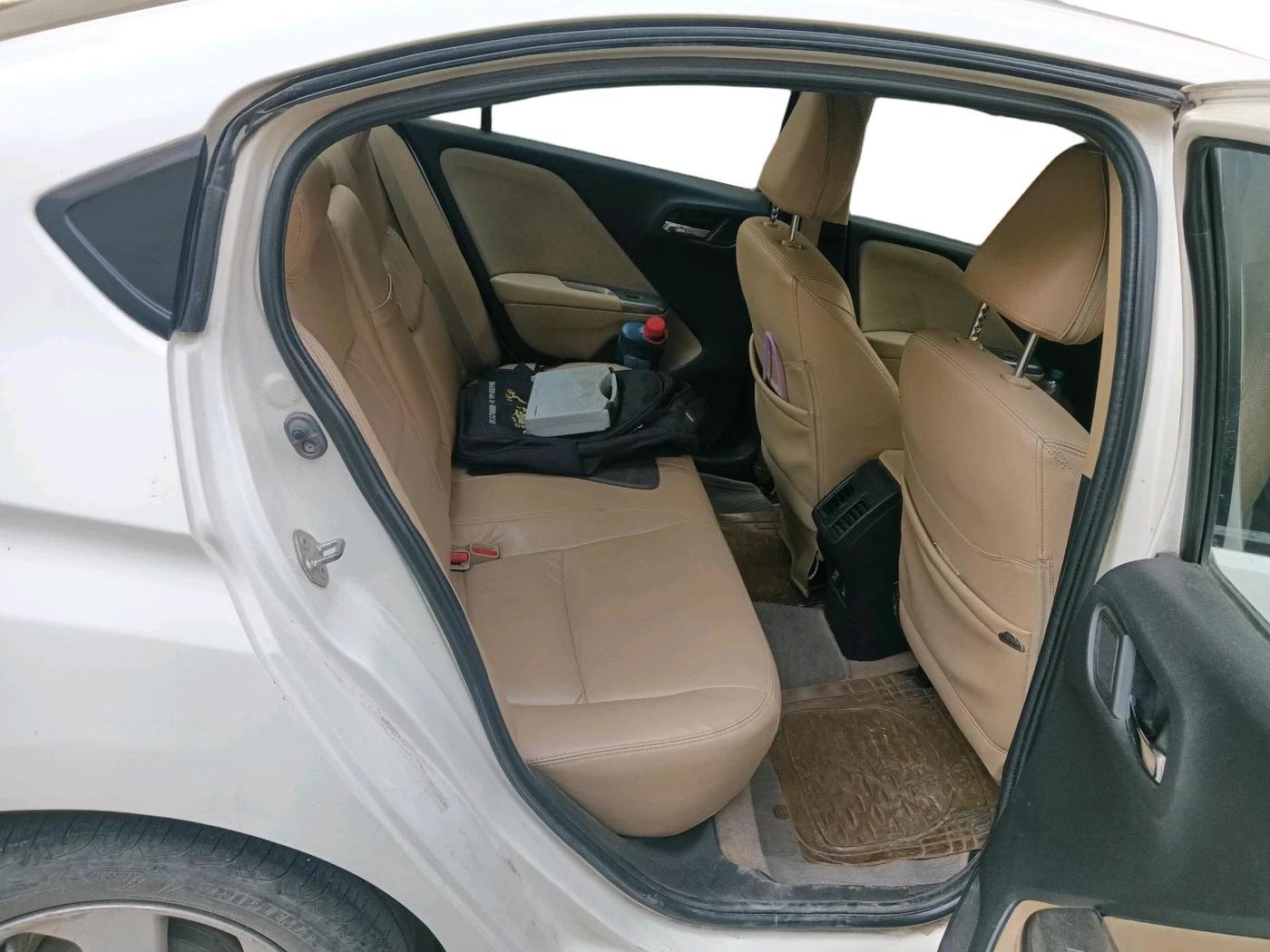2015 Honda City 1.5L I-VTEC V MT, Petrol, Manual, 1,01,832 km, interior