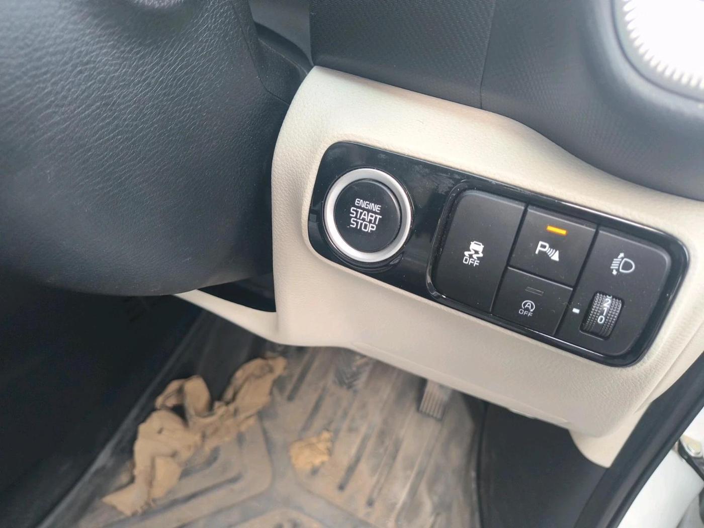 2025 KIA SONET HTK PLUS 1.2 PETROL MT, Petrol, Manual, 3,998 km, interior