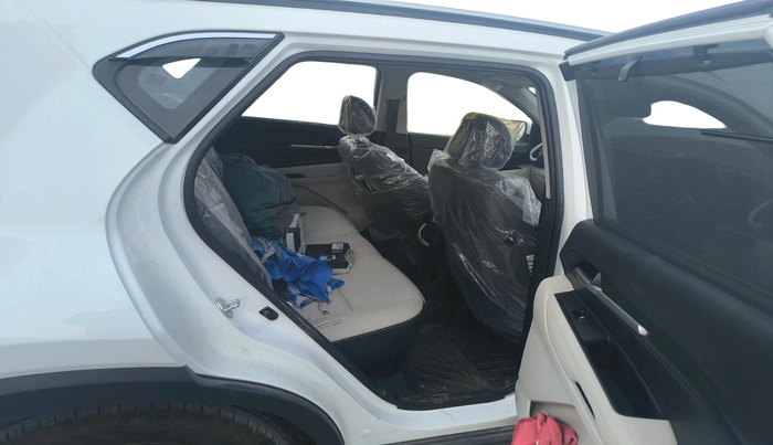 2025 KIA SONET HTK PLUS 1.2 PETROL MT, Petrol, Manual, 3,998 km, interior