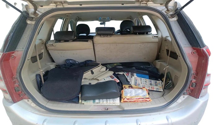 2016 Mahindra XUV500 W6 1.99, Diesel, Manual, 1,23,458 km, exterior