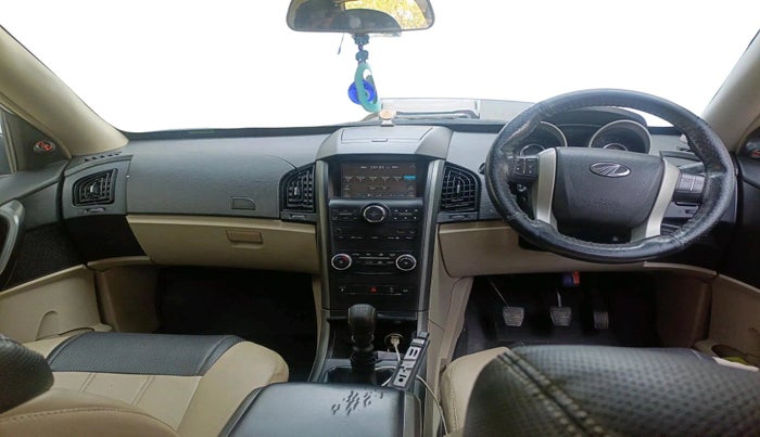 2016 Mahindra XUV500 W6 1.99, Diesel, Manual, 1,23,458 km, interior