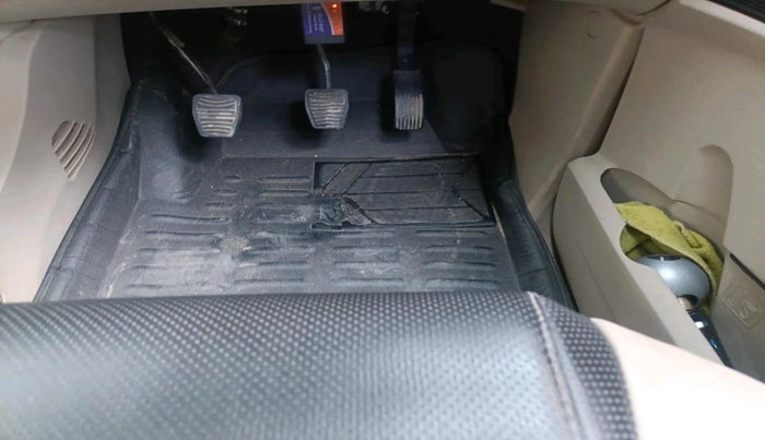 2016 Mahindra XUV500 W6 1.99, Diesel, Manual, 1,23,458 km, interior