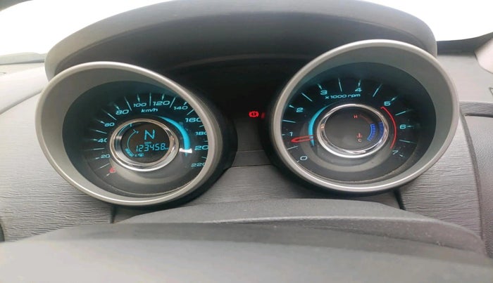 2016 Mahindra XUV500 W6 1.99, Diesel, Manual, 1,23,458 km, interior