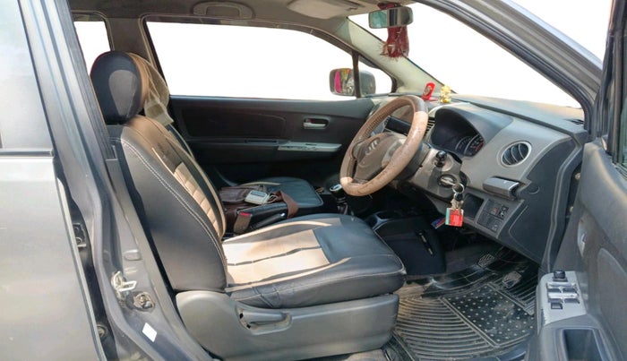 2011 Maruti Wagon R 1.0 VXI, Petrol, Manual, 2,14,439 km, interior