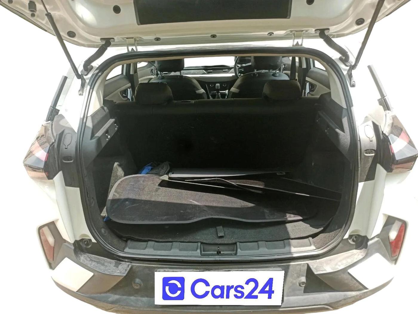 2025 Tata NEXON Pure Plus 1.2 iCNG 6MT, CNG, Manual, 20,728 km, exterior