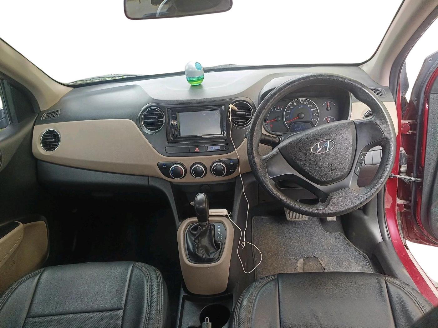 2016 Hyundai Grand i10 MAGNA AT 1.2 KAPPA VTVT, Petrol, Automatic, 32,006 km, interior