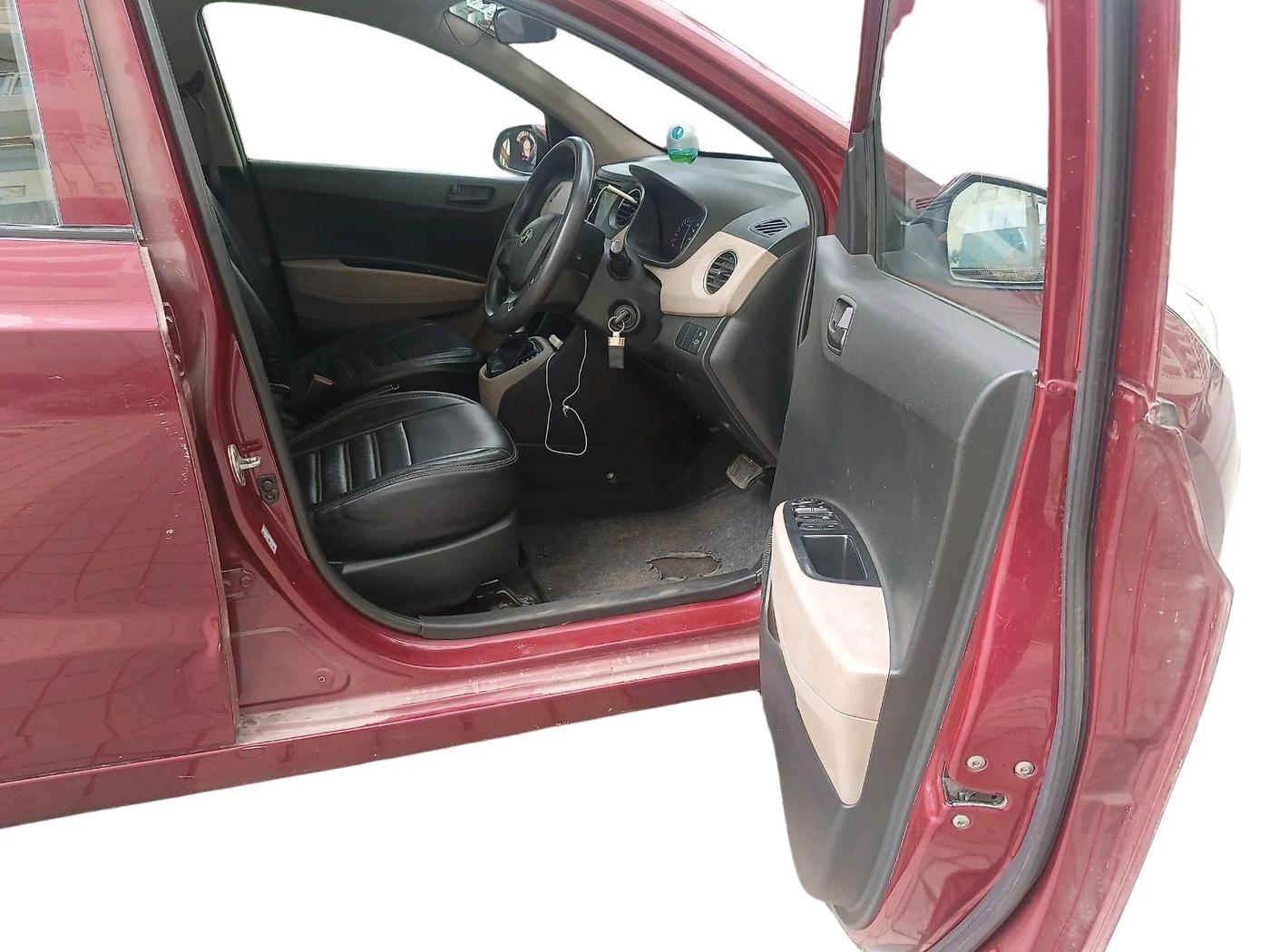 2016 Hyundai Grand i10 MAGNA AT 1.2 KAPPA VTVT, Petrol, Automatic, 32,006 km, interior