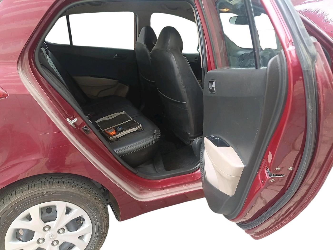 2016 Hyundai Grand i10 MAGNA AT 1.2 KAPPA VTVT, Petrol, Automatic, 32,006 km, interior