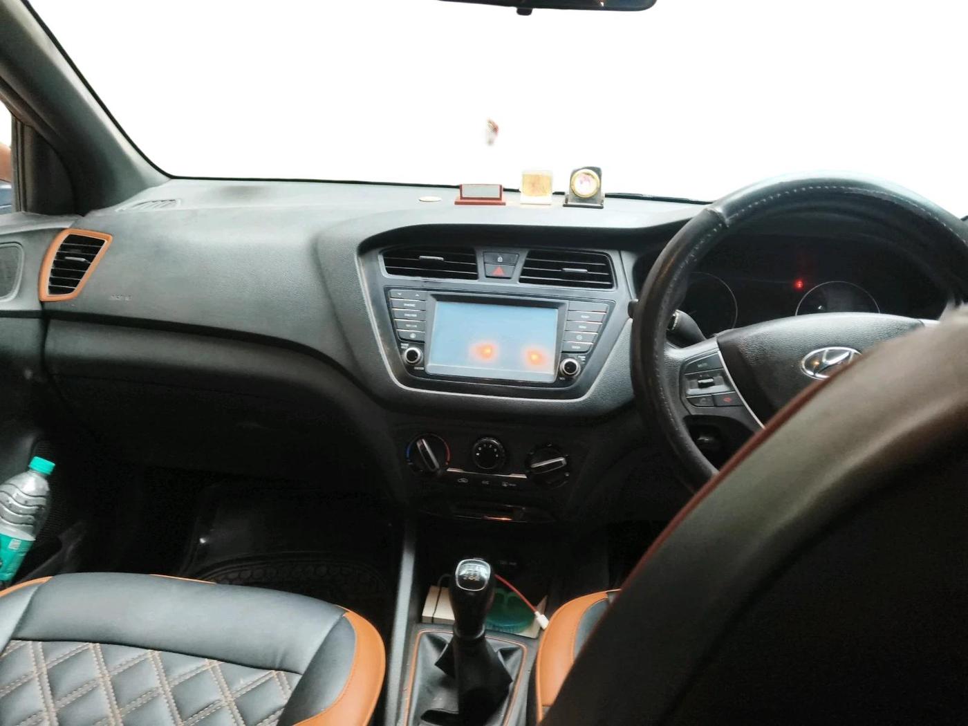 2017 Hyundai i20 Active 1.2 S, Petrol, Manual, 1,86,641 km, interior