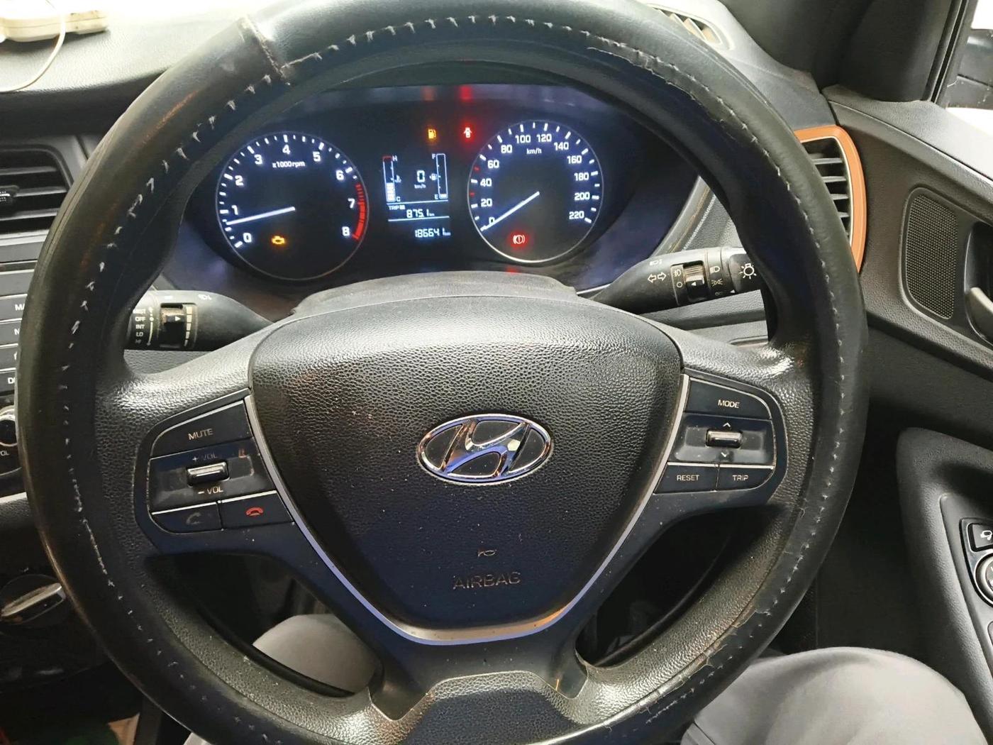 2017 Hyundai i20 Active 1.2 S, Petrol, Manual, 1,86,641 km, interior