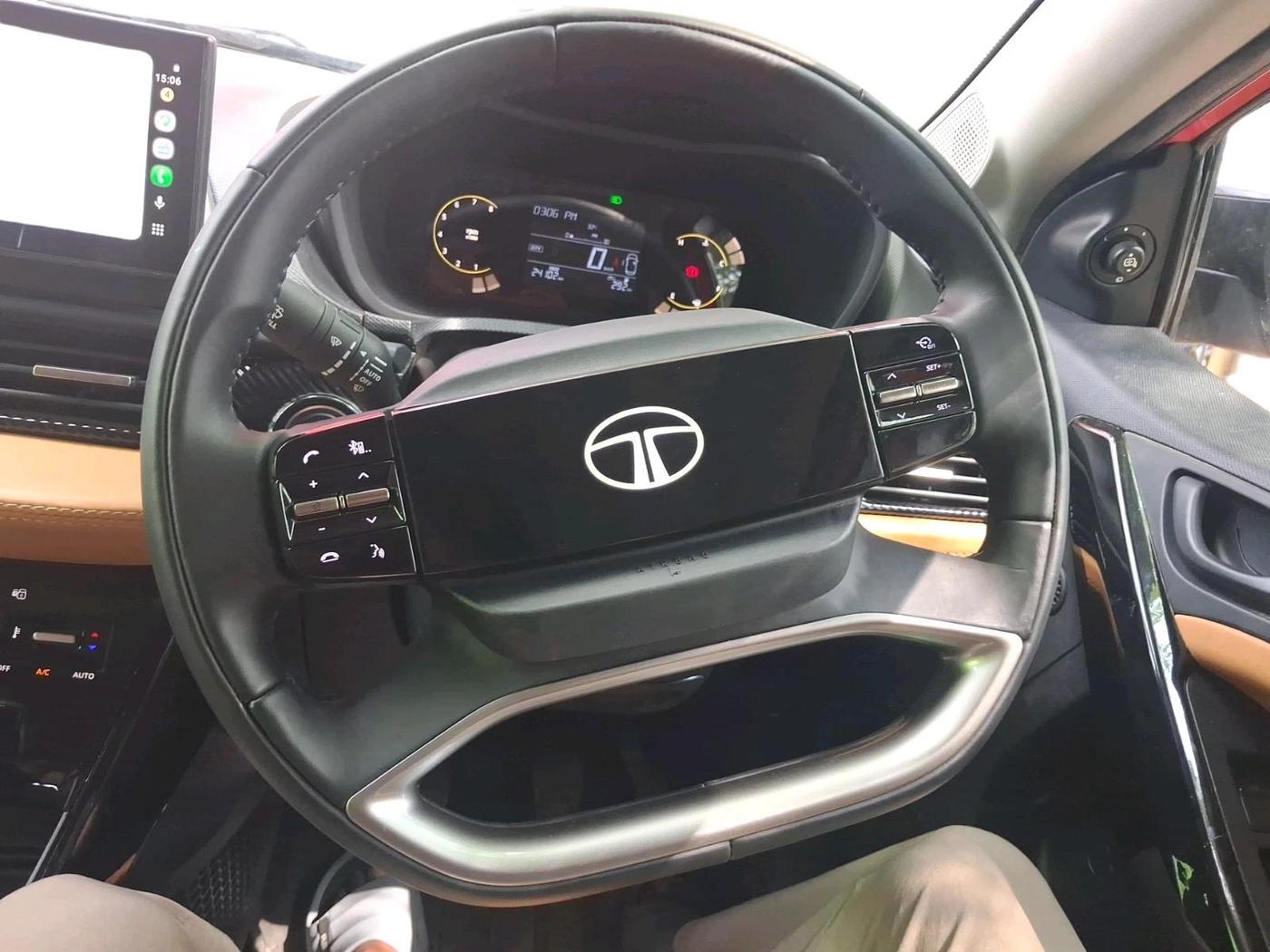 2025 Tata Curvv Creative S 1.2 Petrol 6MT, Petrol, Manual, 24,102 km, interior