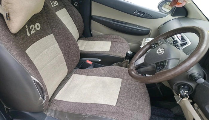 2013 Hyundai i20 SPORTZ 1.2, Petrol, Manual, 1,60,472 km, interior