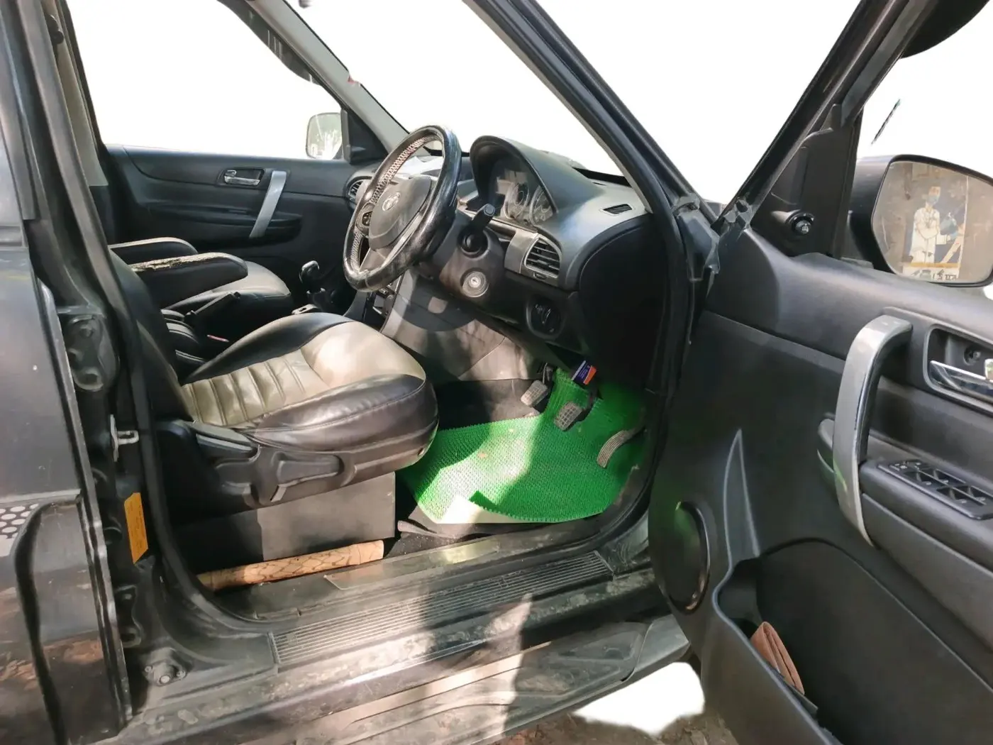 2018 Tata Safari Storme 2.2 EX 4X2, Diesel, Manual, 95,055 km, interior