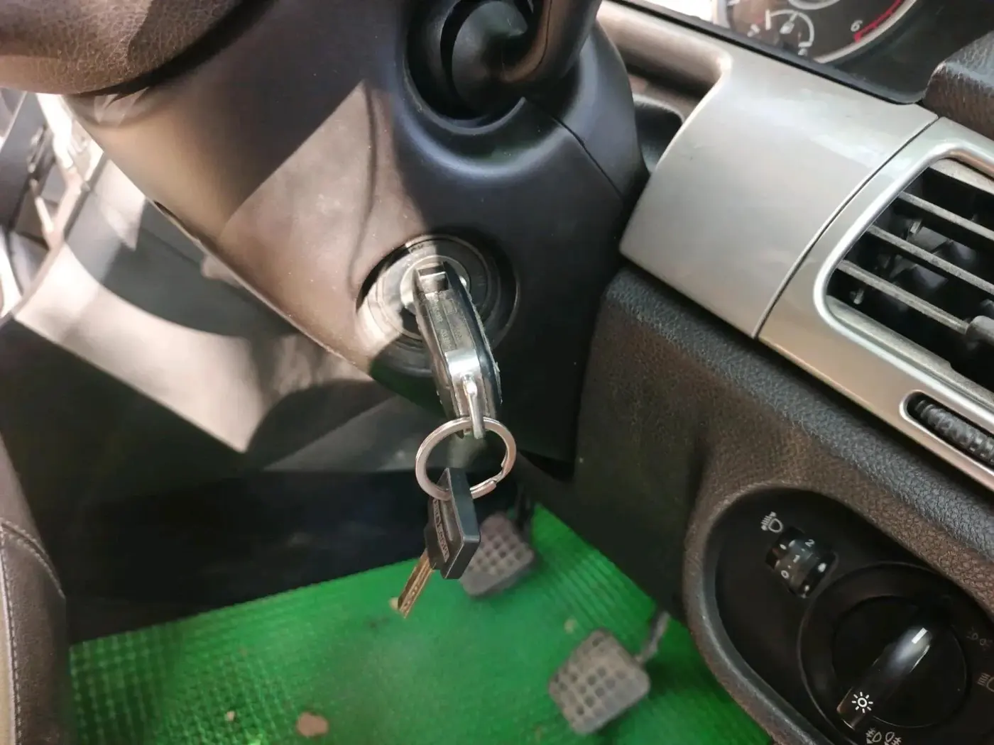 2018 Tata Safari Storme 2.2 EX 4X2, Diesel, Manual, 95,055 km, interior
