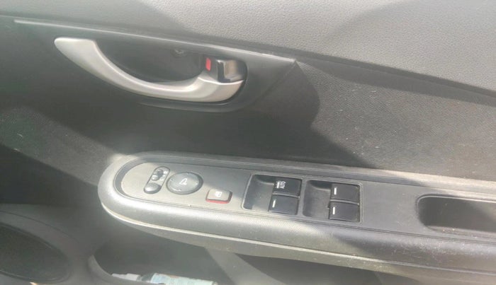 2016 Honda Brio VX MT, Petrol, Manual, 1,23,306 km, interior