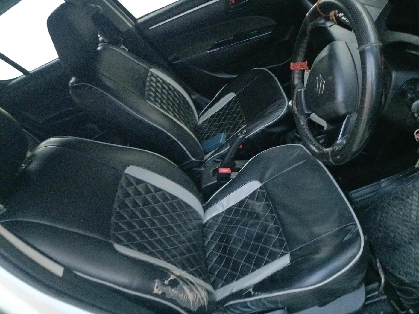 2015 Maruti Swift LXI (O), Petrol, Manual, 54,426 km, interior